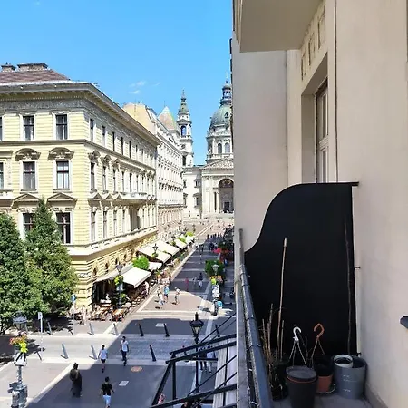 Basilica View Apartment With Balcony Budapest Exterior photo