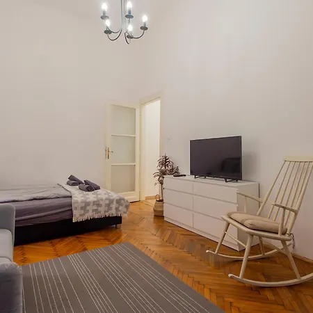Basilica View Apartment With Balcony Budapest Exterior photo