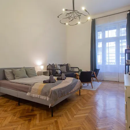 Basilica View Apartment With Balcony Budapest Exterior photo